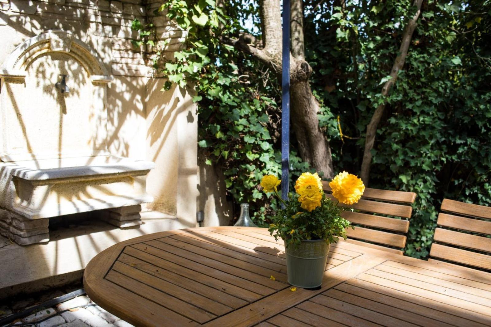 In Provence Hotel - Experience Atypique Venelles Exterior photo