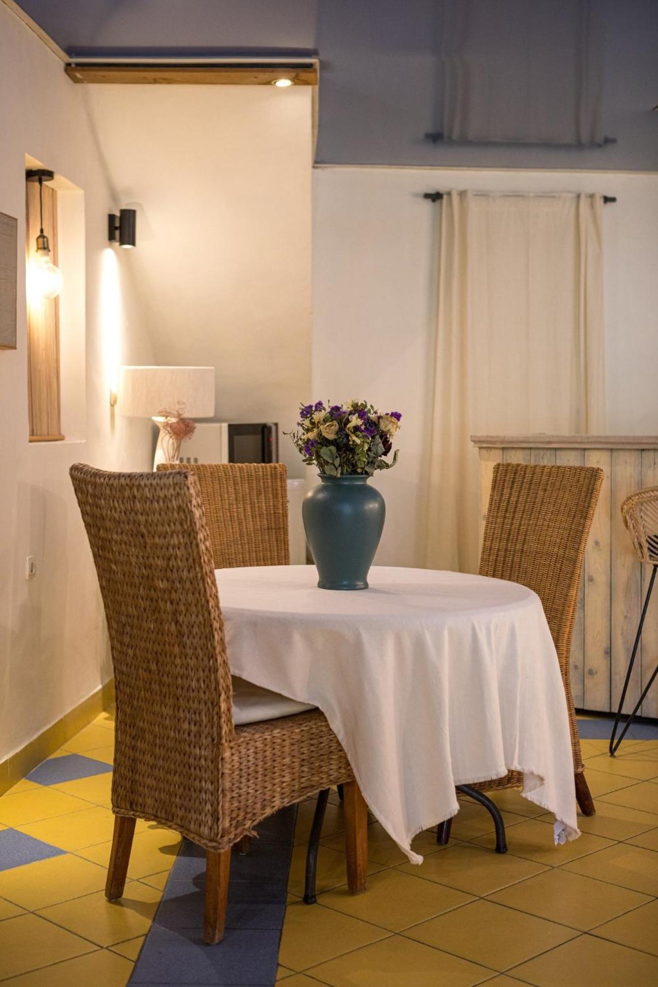 In Provence Hotel - Experience Atypique Venelles Exterior photo