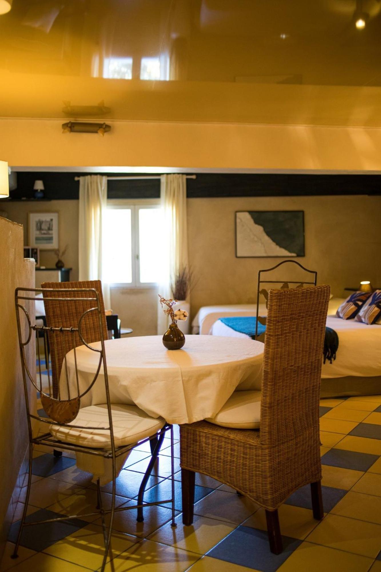 In Provence Hotel - Experience Atypique Venelles Exterior photo