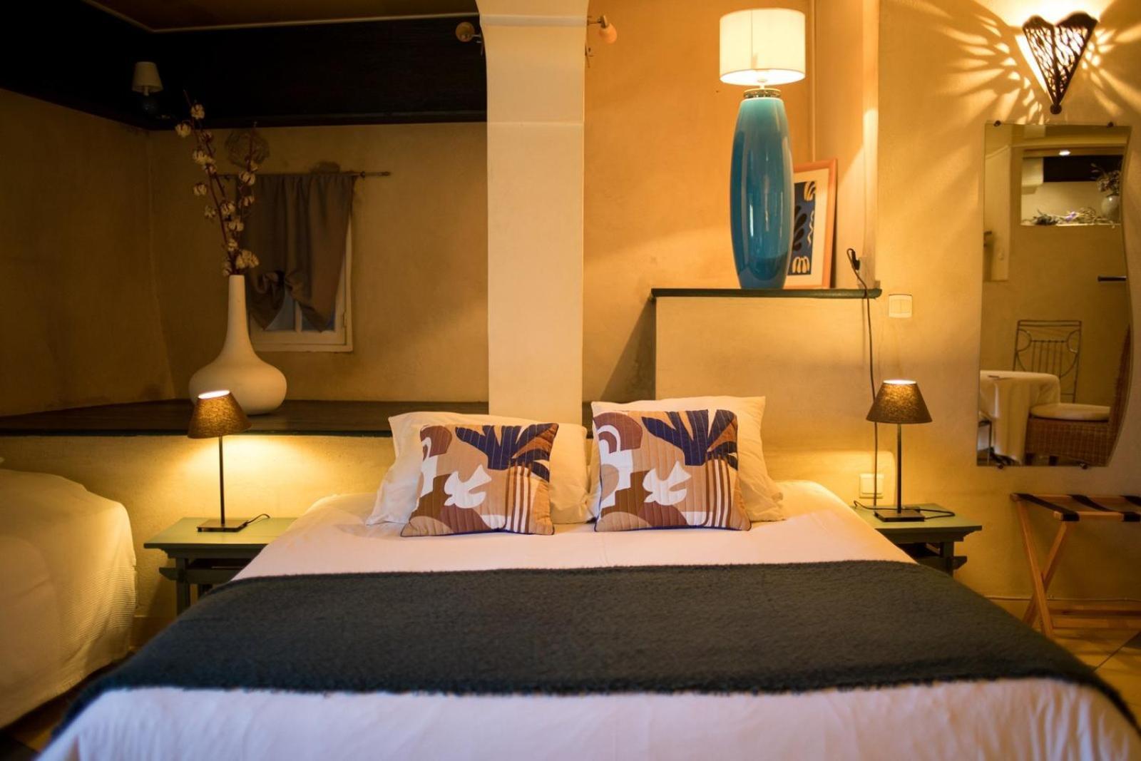 In Provence Hotel - Experience Atypique Venelles Exterior photo