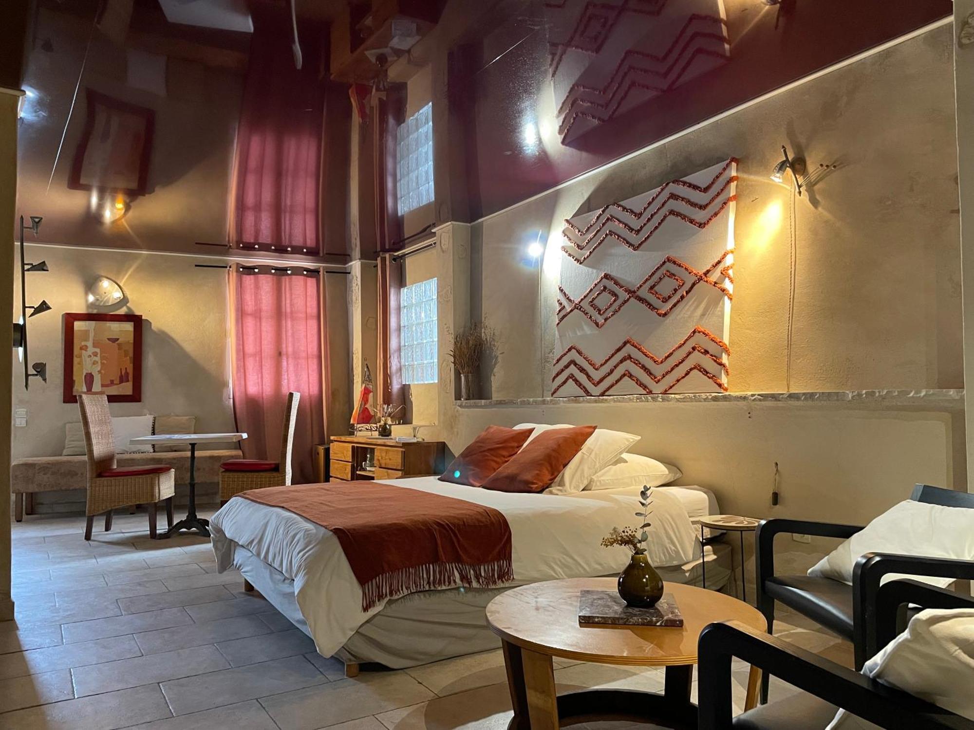 In Provence Hotel - Experience Atypique Venelles Exterior photo